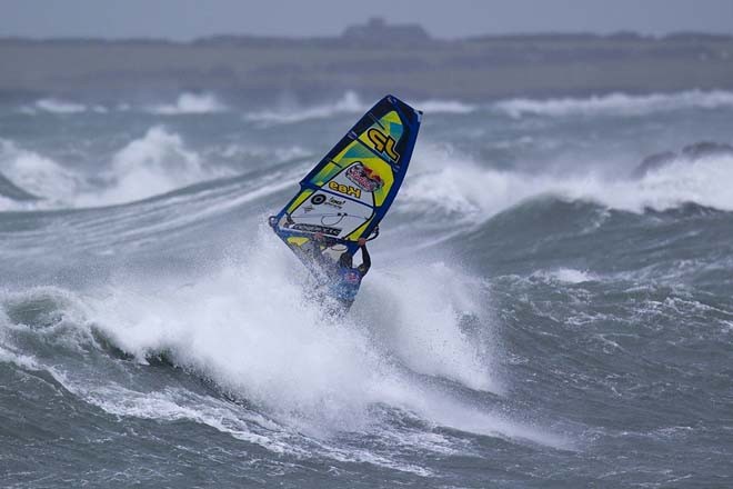 Swift Style - Robby Swift smacking the lip with the combined power of himself and the storm - 2013 Red Bull Storm Chase ©  John Carter http://www.redbullstormchase.com/